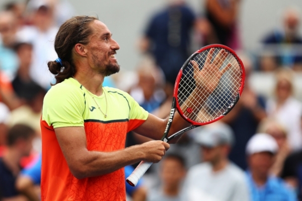 Первая ракетка Украины Александр Долгополов впервые на US Open-2017 сыграл лишь три сета, в которых обыграл 52 ракетку мира Виктора Троицки и вышел в четвертый раунд Открытого чемпионата США. Счет матча - 6: 1, 6: 0, 6: 4. 