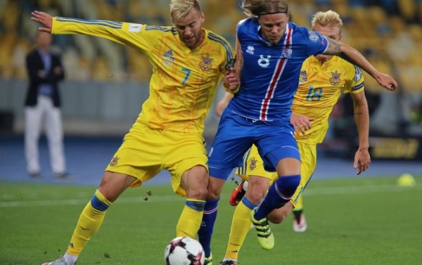 Сборная Украины уступила в гостях Исландии в отборочном матче чемпионата мира по футболу. 