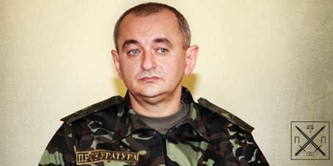 Главный военный прокурор Украины Анатолий Матиос считает, что каждый украинец должен иметь оружие для защиты своей жизни. 