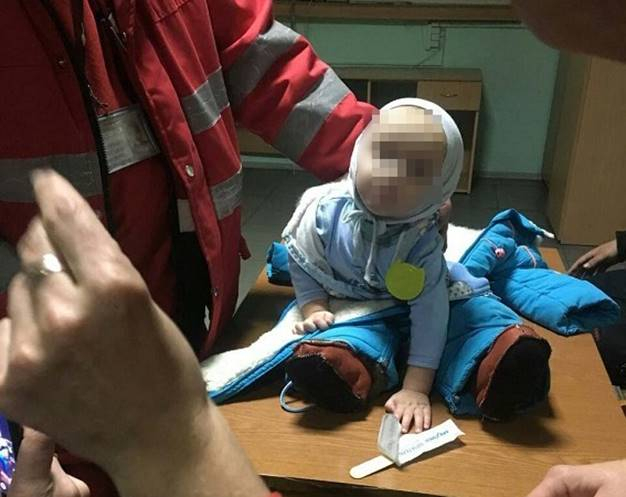 Полиция Киева разыскала мать, которая оставила 9-месячного ребенка возле метро "Вокзальная". 
