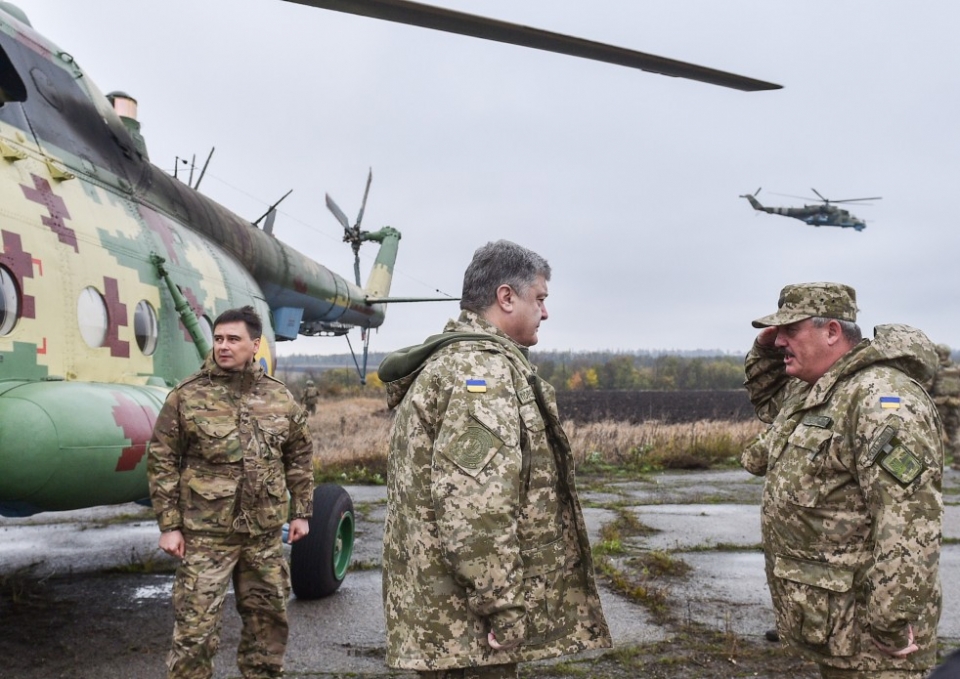 Президент Петр Порошенко заявляет, что украинская армия полностью изменилась за три года, а украинские воины являются гарантами независимости Украинского государства. 