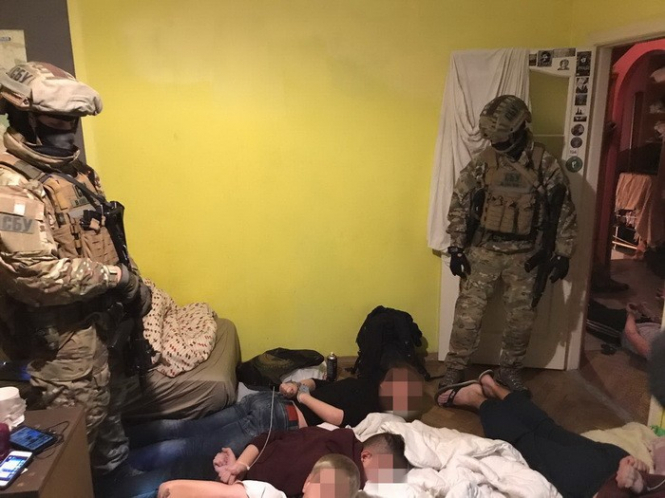 Правоохранители разоблачили группировку, которая по заказу представителей страны-агрессора устраивала провокационные акции во Львове. 