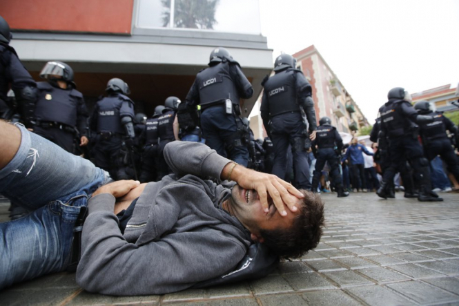 В Каталонии, где происходят столкновения во время референдума за независимость, количество пострадавших людей возросло до 761. 