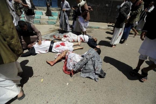 В результате удара с воздуха самолетов коалиции под руководством Саудовской Аравии в Йемене погибли более 20 человек, вероятно, гражданских. 