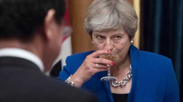 Премьер-министр Великобритании Тереза Мэй договорилась с Европейским Союзом засекретить окончательный размер компенсации за выход страны из ЕС, который может превысить 40 млрд фунтов стерлингов. 