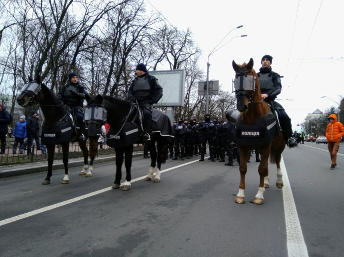 В Киеве началась акция сторонников лидера "Движения новых сил" Саакашвили "Марш за импичмент". 