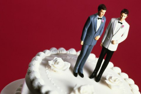 Верховный суд США рассматривает дело кондитера из Колорадо Джека Филлипса, который в 2012 году отказался изготовить торт для однополой свадьбы. 