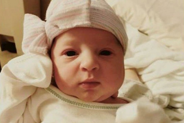 26-летняя жительница штата Теннесси (США) родила девочку благодаря усаживанию донорского эмбриона, который был заморожен 24 года. 