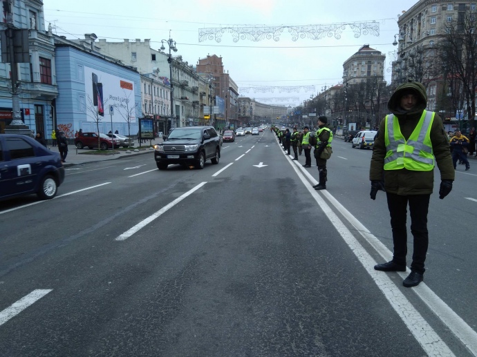 В Киеве началась акция сторонников лидера "Движения новых сил" Саакашвили "Марш за импичмент". 