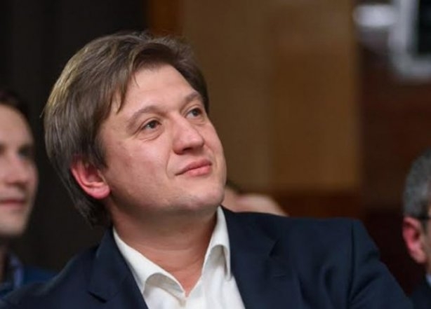 Министр финансов Александр Данилюк требует отставки генерального прокура Украины Юрия Луценко. 