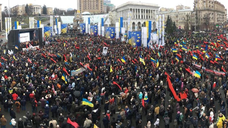 В центре Киева проходит марш сторонников задержанного ранее лидера "Движения новых сил", экс-главы Одесской области и бывшего президента Грузии Михаила Саакашвили. 