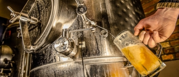 Датская пивоваренная компания Carlsberg инвестирует миллионы евро в исследования в области искусственного интеллекта, рассчитывая использовать технологию для разработки новых видов пива и контроля качества продукции. 