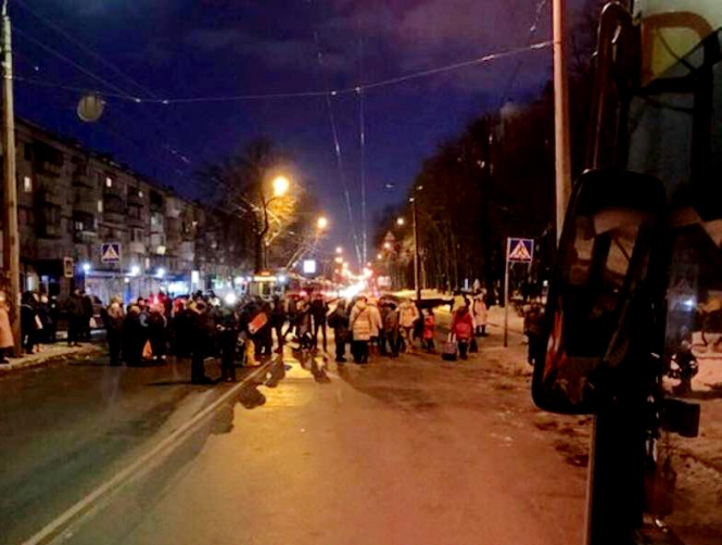 В Киеве на улице Вышгородской состоялась акция протеста против планируемой застройки на территории парка "Кристерова горка". 