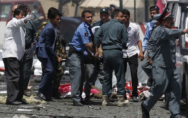 В результате взрыва в столице Афганистана Кабуле погибли по меньшей мере 17 человек. 