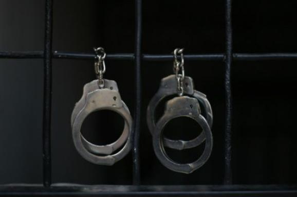 Правоохранители задержали руководителя отдела прокуратуры Волынской области и двух его посредников за вымогательство и получение взятки в сумме $2000. 