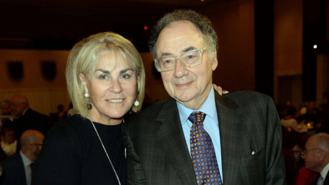 Полиция считает, что канадский миллиардер Барри Шерман и его жена Хани были убиты. 