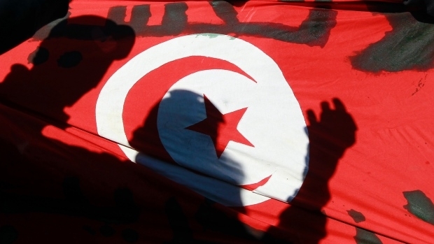 В ответ на массовые протесты, охватившие Тунис, правительство страны решило расширить программу помощи социально незащищенным слоям населения. 