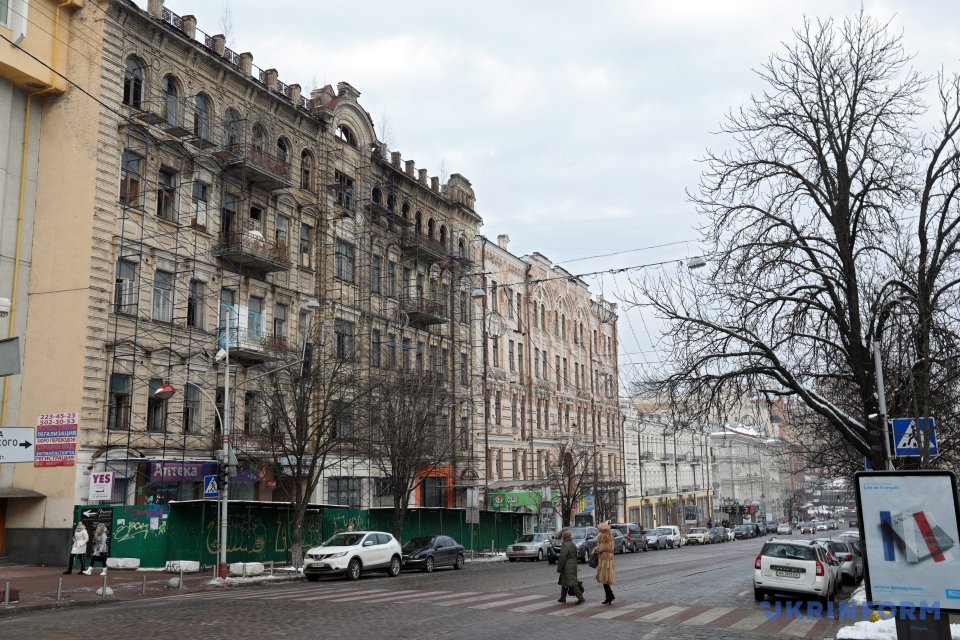 Министерство культуры Украины выразило обеспокоенность в связи с пожаром, который произошел накануне в здании по улице Богдана Хмельницкого, 12-14, которая является памятником архитектуры местного значения. 