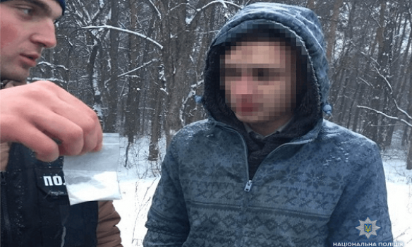 В Киеве сотрудники управления противодействия наркопреступности совместно с СБУ задержали четырех организаторов нарковечеринок. 