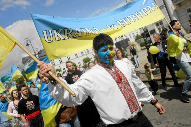 Государственная миграционная служба заявляет, что около 24 тыс. человек вышли из украинского гражданства с 2015 года. 
