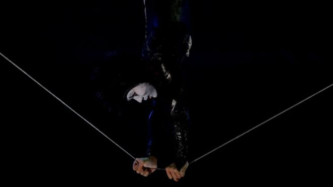Акробат цирка Cirque du Soleil Ян Арно разбился насмерть во время выступления в Тампе, штат Флорида. 