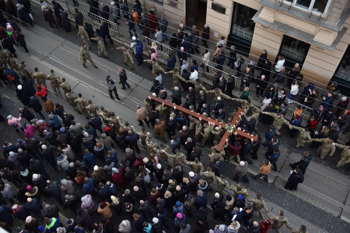 В Хрестопоклинну воскресенье, 11 марта, во Львове состоялась традиционная общегородская молитвенная крестный ход, символизирующий Крестный путь, который Иисус Христос прошел на Голгофу. 