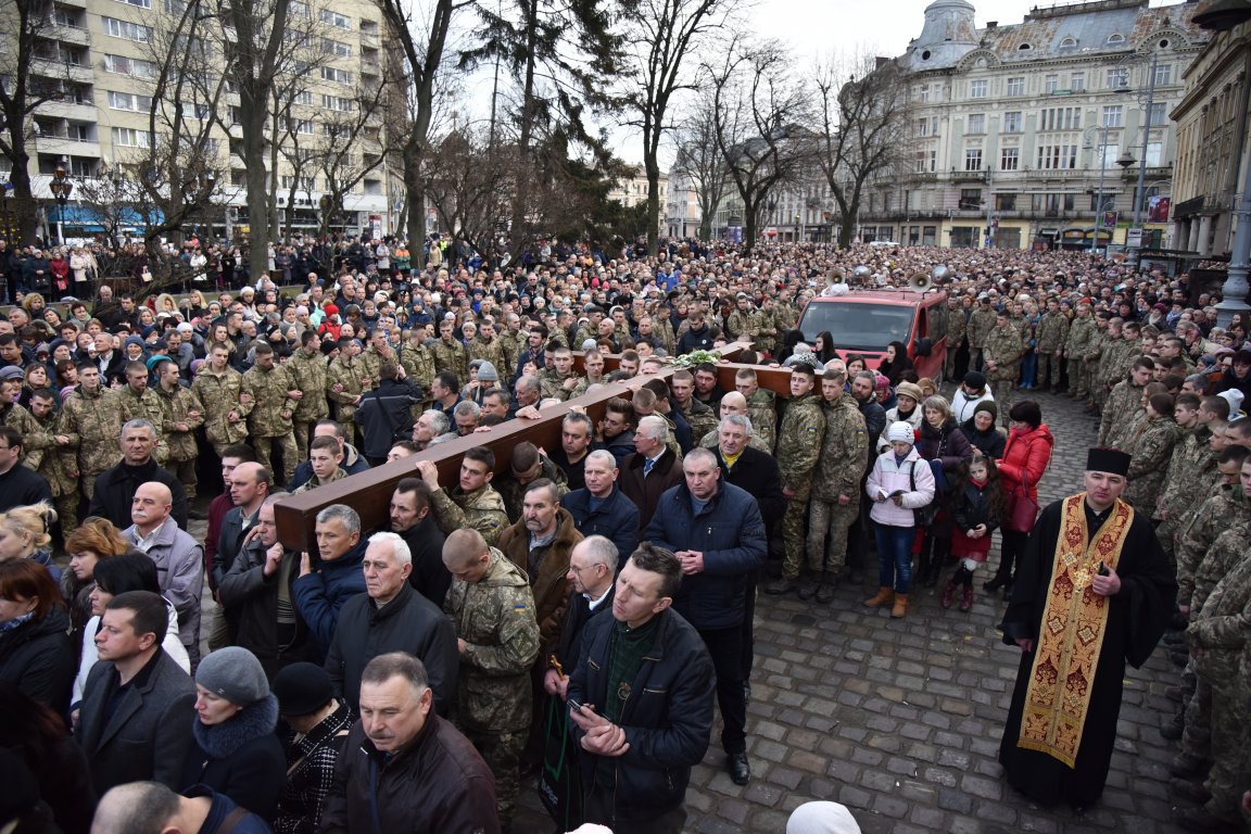 В Хрестопоклинну воскресенье, 11 марта, во Львове состоялась традиционная общегородская молитвенная крестный ход, символизирующий Крестный путь, который Иисус Христос прошел на Голгофу. 