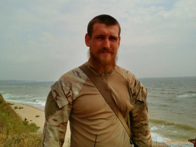 Военнослужащий отдельного отряда специального назначения НГУ "Азов" Юрий Луговской погиб в зоне АТО 9 марта в 2:00 ночи от пули вражеского снайпера. 