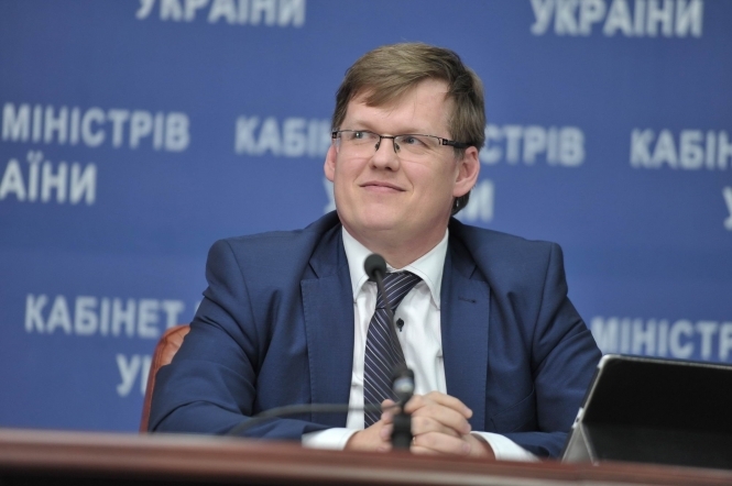 Вице-премьер-министр Украины Павел Розенко заявил, что в Украине существуют тысячи вакансий с заработной платой в более 15 тыс грн. 