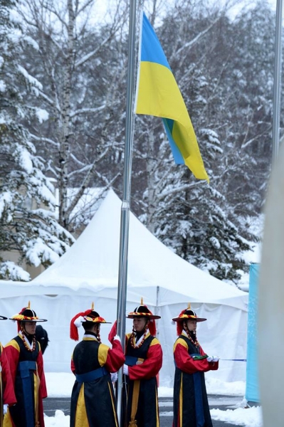 Сегодня, 8 марта, в Пхенчхане состоялась торжественная церемония поднятия украинского флага перед Паралимпиадой-2018. 