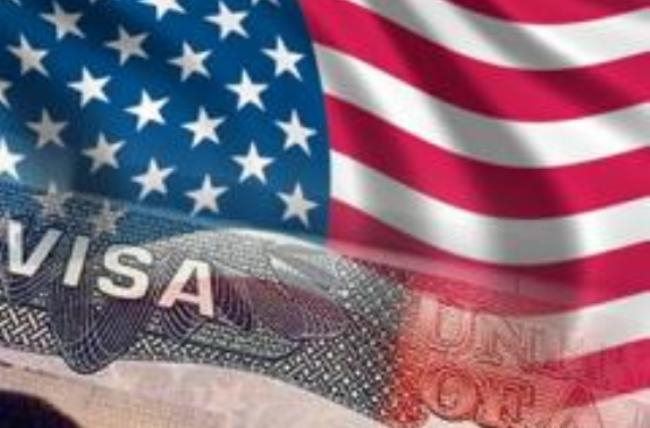 Администрация Дональда Трампа заявила, что хочет собирать информацию из социальных сетей обо всех, кто хочет получить визу для въезда в США. 