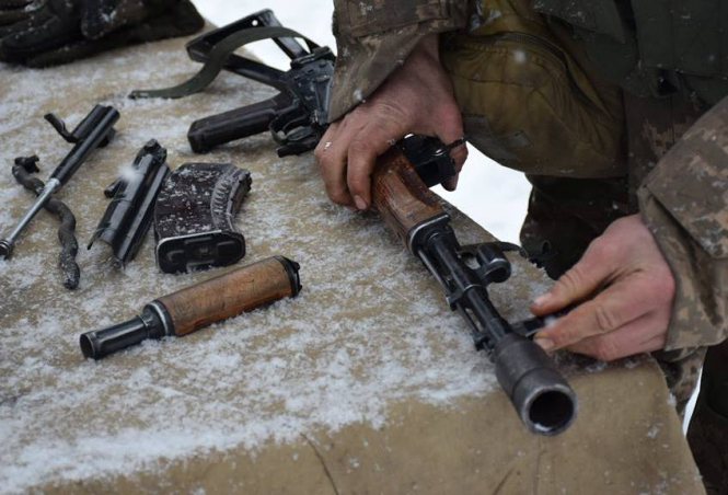 Штаб АТО сообщает о задержании двух украинских военных, что открыли огонь возле города Славянск Донецкой области. 