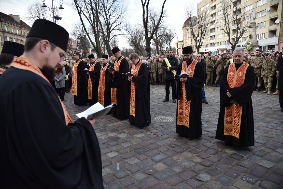 В Хрестопоклинну воскресенье, 11 марта, во Львове состоялась традиционная общегородская молитвенная крестный ход, символизирующий Крестный путь, который Иисус Христос прошел на Голгофу. 