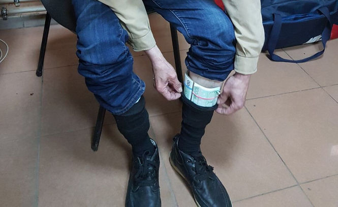 Вчера, 28 апреля, в пункте пропуска Гоптовка пограничники обнаружили 56-летнего украинском, который пытался переместить через границу 25 тыс евро. 