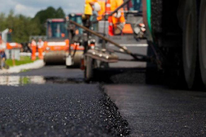 Киевский городской совет внес изменения в бюджет города Киева на 2018 год и выделила дополнительно 1,2 миллиарда гривен на строительство, ремонт и реконструкцию дорог. 