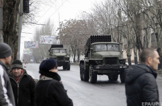 С начала суток боевики 20 раз обстреляли позиции украинских военнослужащих на Донбассе, в том числе применяя запрещенное оружие. 