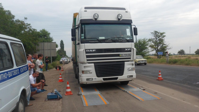 Нардеп из Николаева Тарас Кремень рассказал про антирекорд по перегрузке грузовика, который двигался из Одесской области в Ивано-Франковск. 