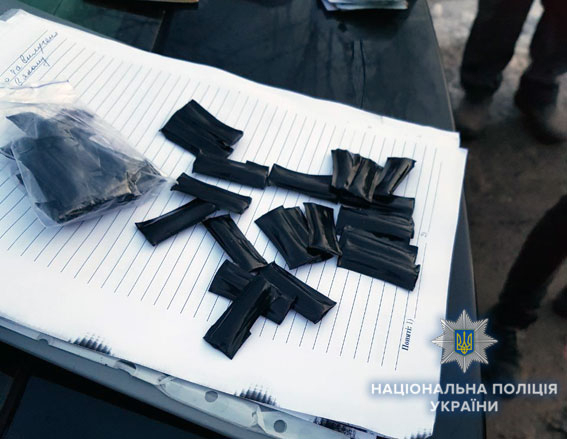 В Сумах полиция задержала супругов с наркотическим веществом на 160 тыс. грн. 