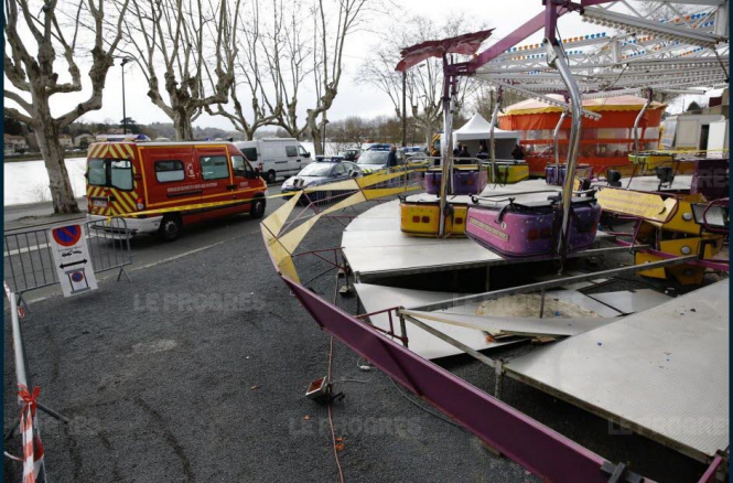 В результате аварии на карусели на ярмарке в юго-восточной Франции один человек погиб и еще четверо получили травмы. 