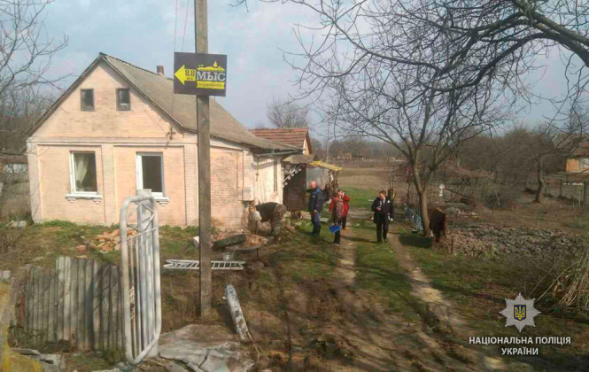 В четверг, 12 апреля, в селе Семьянивка Полтавского района Полтавской области грузовой автомобиль КрАЗ въехал в жилой дом, в результате повреждены линии газоснабжения. 