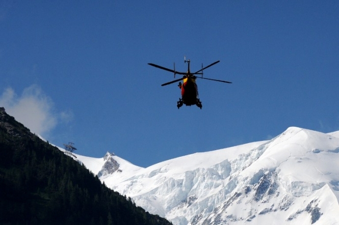 Семь лыжников, двое альпинистов и гид погибли в воскресенье в швейцарских Альпах из-за непогоды в горах. 