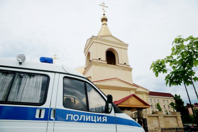 В столице Чечни, городе Грозный, четверо вооруженных боевиков попытались захватить церковь Архангела Михаила, 