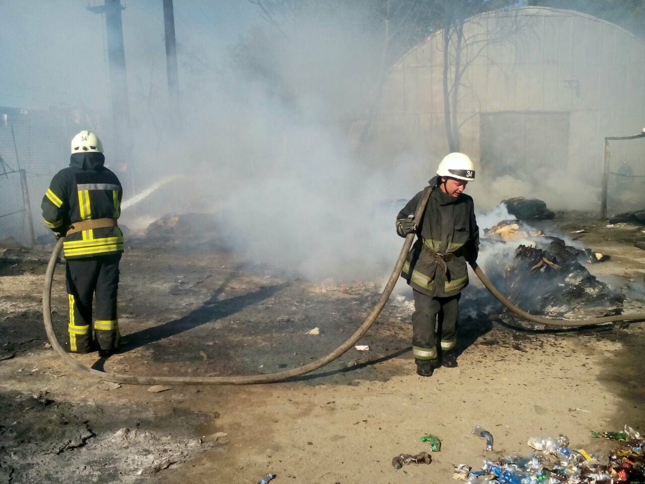 В Вишневом Киевской области произошел пожар на пункте приема вторсырья. 