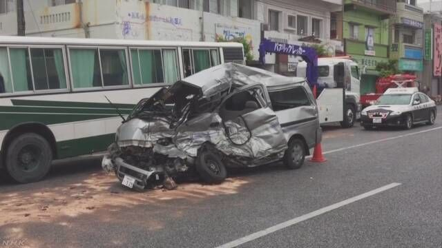 На юге Японии, в городе урумов (южная префектура Окинава), в субботу, 12 мая, произошло ДТП с участием школьного автобуса. 