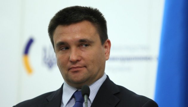 Украина отвергает дополнительные требования России относительно процесса урегулирования на Донбассе, заявил министр иностранных дел Украины Павел Климкин. 