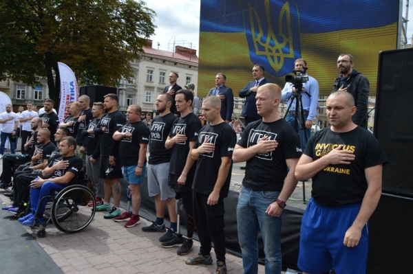 В субботу, 30 июня, на площади у Оперного театра во Львове, в 16:00 начался этап Всеукраинских соревнованиях по функциональному многоборью «Игры героев". 