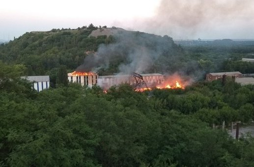 В оккупированном Донецке на территории шахты "Куйбышевская" вспыхнул пожар. 
