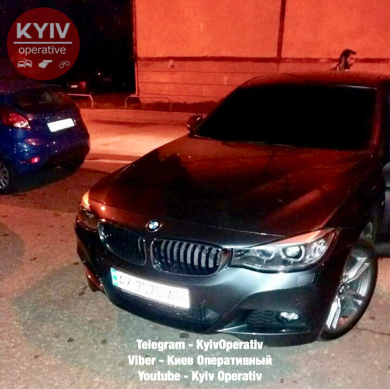 В Харькове патрульная полиция остановила водителя автомобиля BMW, который имел признаки алкогольного опьянения. Им оказался Василий Зайцев, брат участницы ДТП, в котором погибли 6 человек, Елены Зайцевой. 