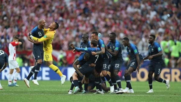 Сборная Франции обыграла Хорватию со счетом 4: 2 и стала чемпионом мира по футболу. 