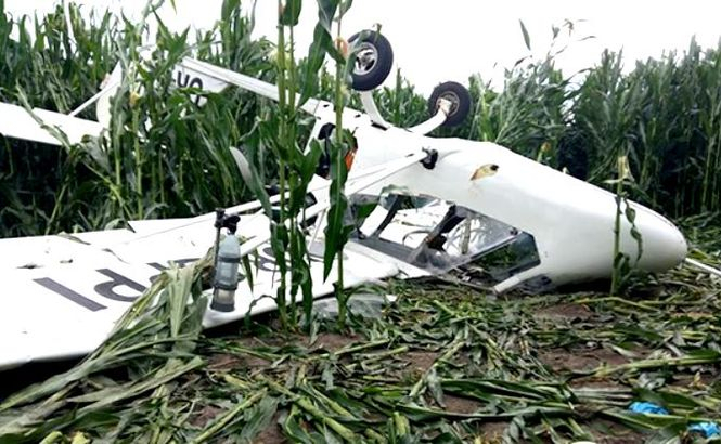В Сумской области возле села Николаевка разбился самолет, что обрабатывал кукурузное поле, пилот погиб на месте. 